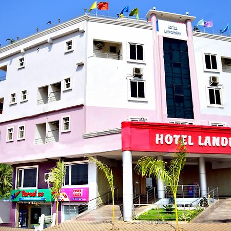 Hotel Landmark Бхубанешвара Экстерьер фото