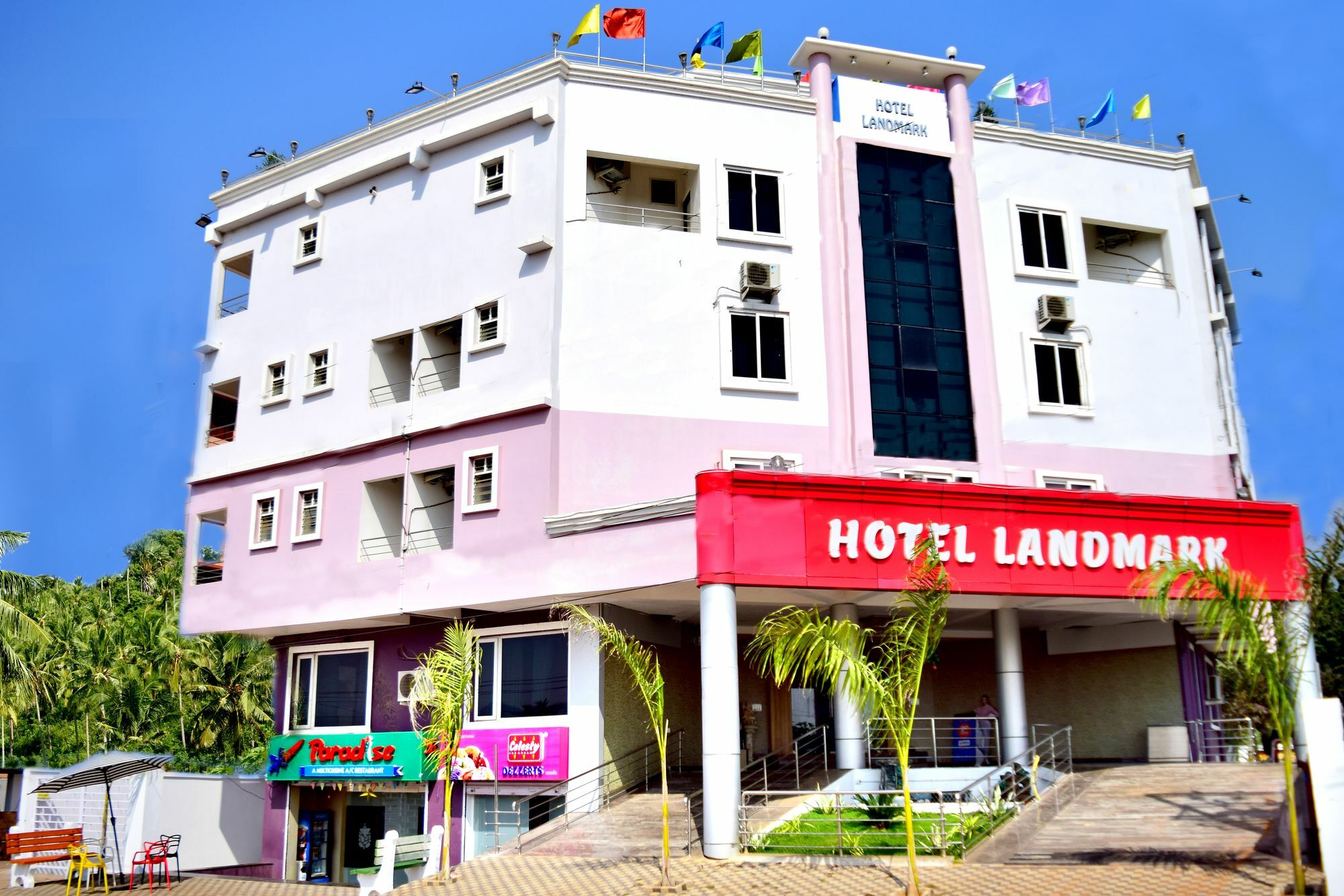 Hotel Landmark Бхубанешвара Экстерьер фото
